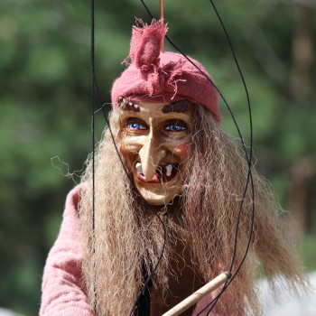 These marionettes are handmade in czech republic.