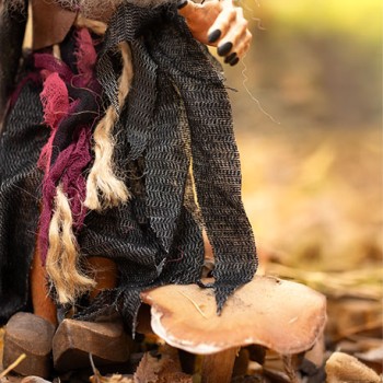 These marionettes are handmade in czech republic.