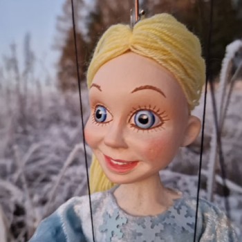 These marionettes are handmade in czech republic.