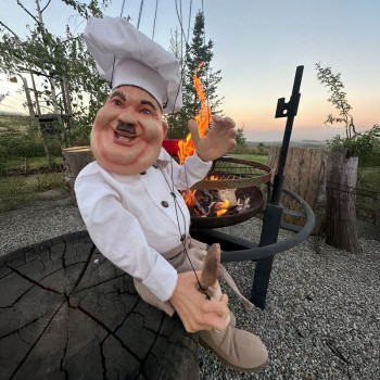 These marionettes are handmade in czech republic.