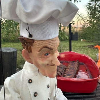 These marionettes are handmade in czech republic.