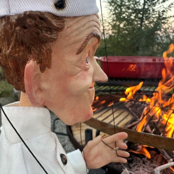 These marionettes are handmade in czech republic.