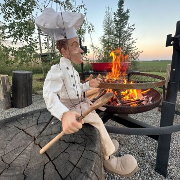 These marionettes are handmade in czech republic.