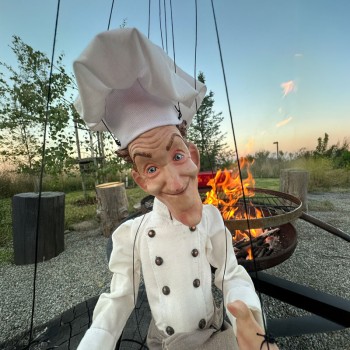 These marionettes are handmade in czech republic.