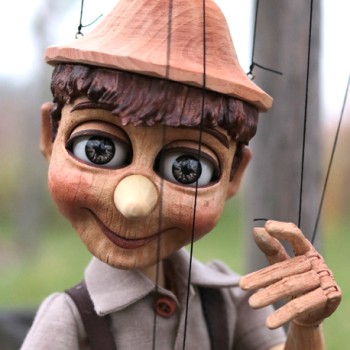 These marionettes are handmade in czech republic.