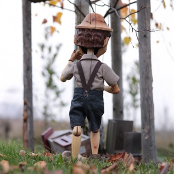 These marionettes are handmade in czech republic.