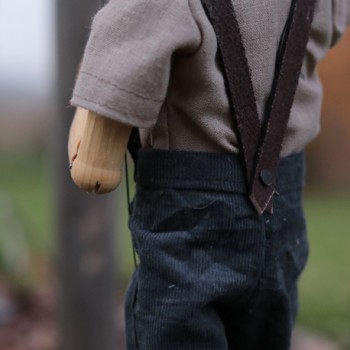 These marionettes are handmade in czech republic.