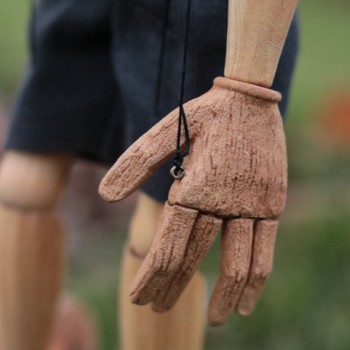 These marionettes are handmade in czech republic.