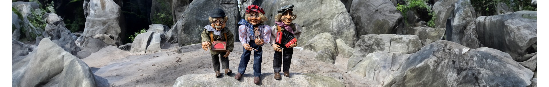 Wonderfull wooden marionettes made by hand!